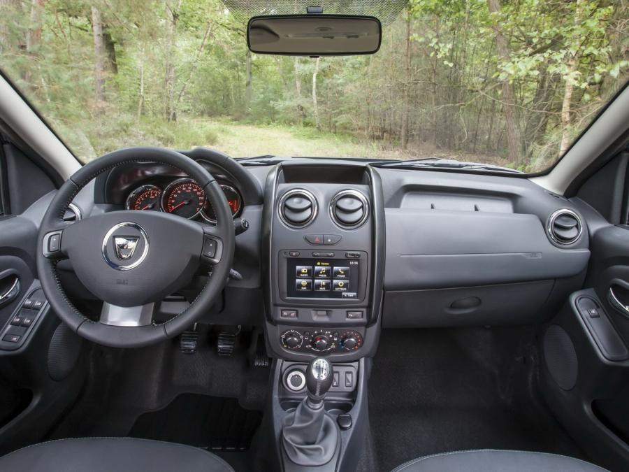 Торпедо Dacia Duster 2013 года  (WW) (фото 4 из 31)